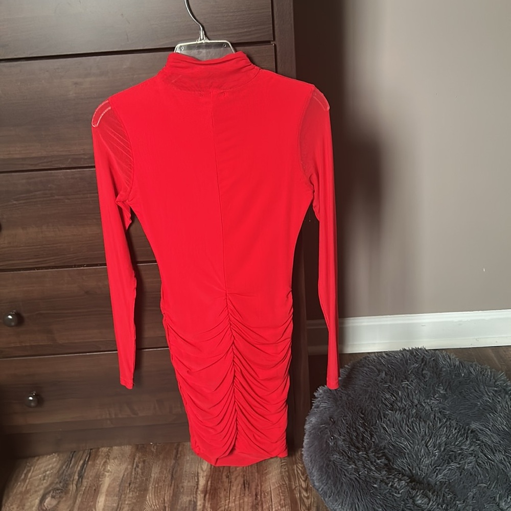Elegant Red Long Sleeve Dress - Picture 3 of 3